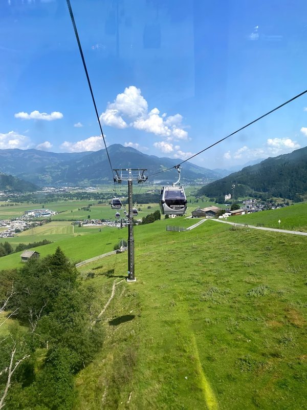 https://mdw-travel-data-us-east-1.s3.amazonaws.com/img/country/Austria/Familienberg-Maiskogel/img_01.jpg