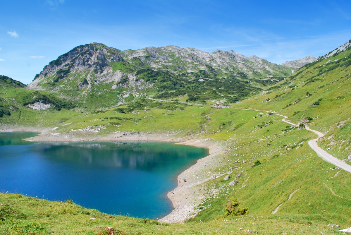 https://mdw-travel-data-us-east-1.s3.amazonaws.com/img/country/Austria/Formarinsee-Lake/img_01.jpg