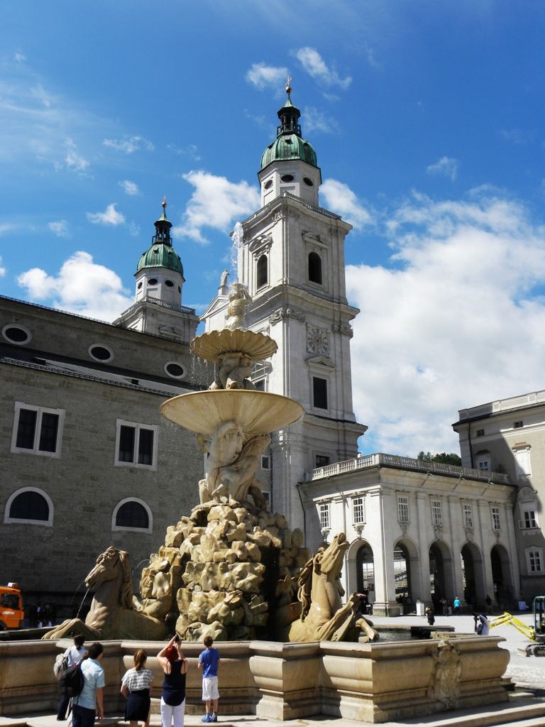 https://mdw-travel-data-us-east-1.s3.amazonaws.com/img/country/Austria/Fountain-of-St-George/img_01.jpg