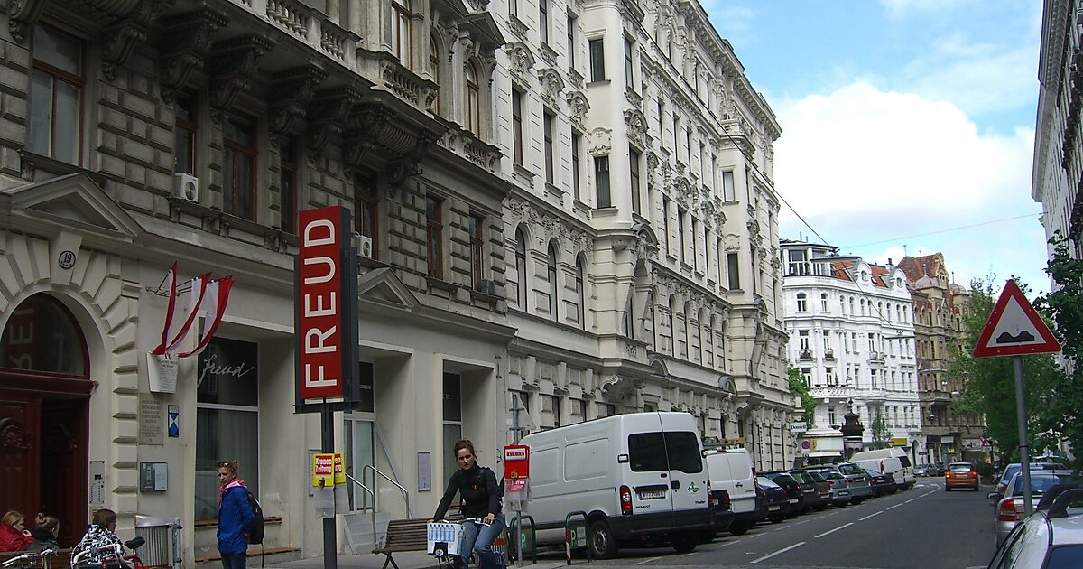 https://mdw-travel-data-us-east-1.s3.amazonaws.com/img/country/Austria/Freud-Museum/img_01.jpg