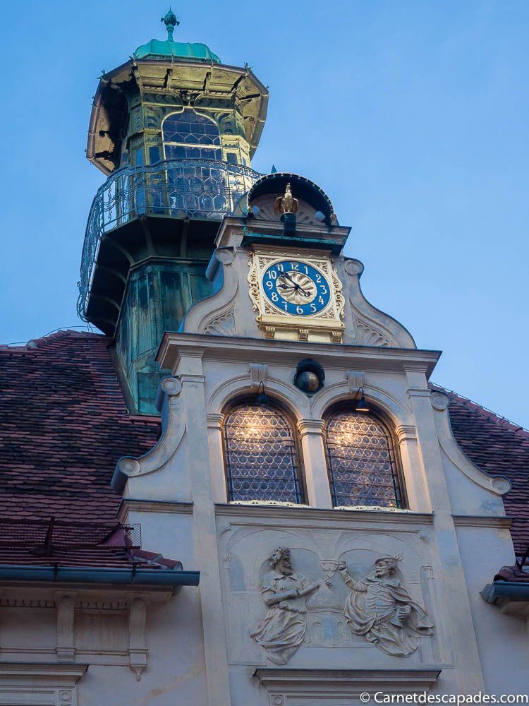 https://mdw-travel-data-us-east-1.s3.amazonaws.com/img/country/Austria/Glockenspielplatz/img_02.jpg