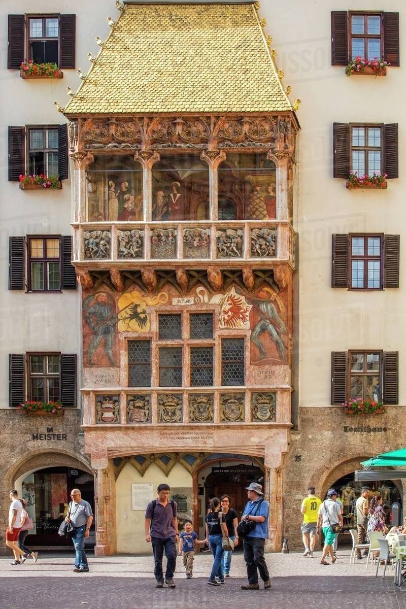 https://mdw-travel-data-us-east-1.s3.amazonaws.com/img/country/Austria/Golden-Roof/img_03.jpg