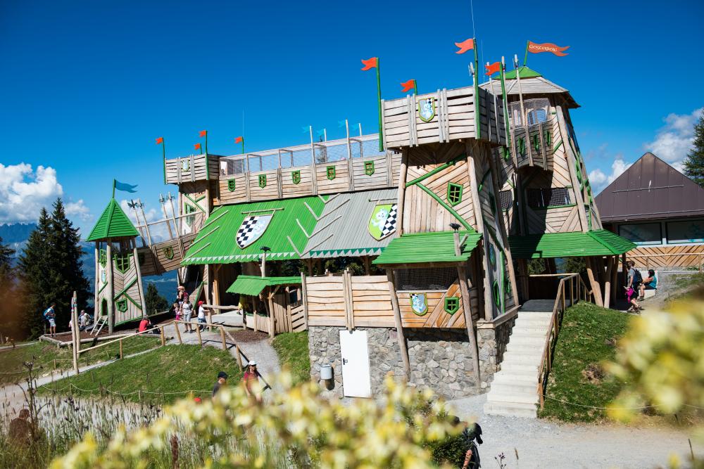 https://mdw-travel-data-us-east-1.s3.amazonaws.com/img/country/Austria/Gondelbahn-Alpendorf/img_03.jpg