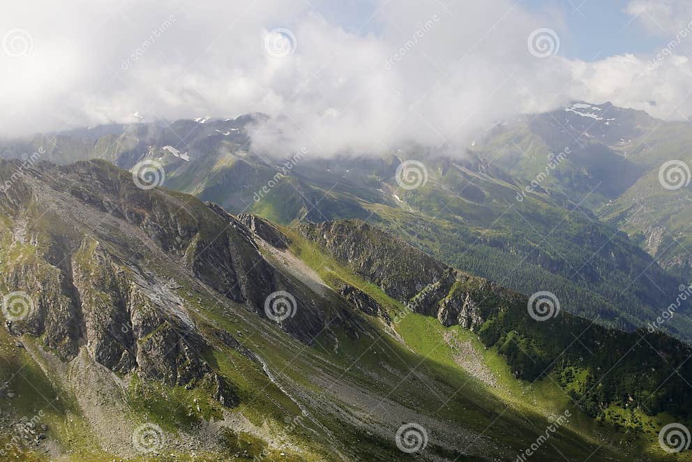 https://mdw-travel-data-us-east-1.s3.amazonaws.com/img/country/Austria/Graukogel-Mountain/img_02.jpg