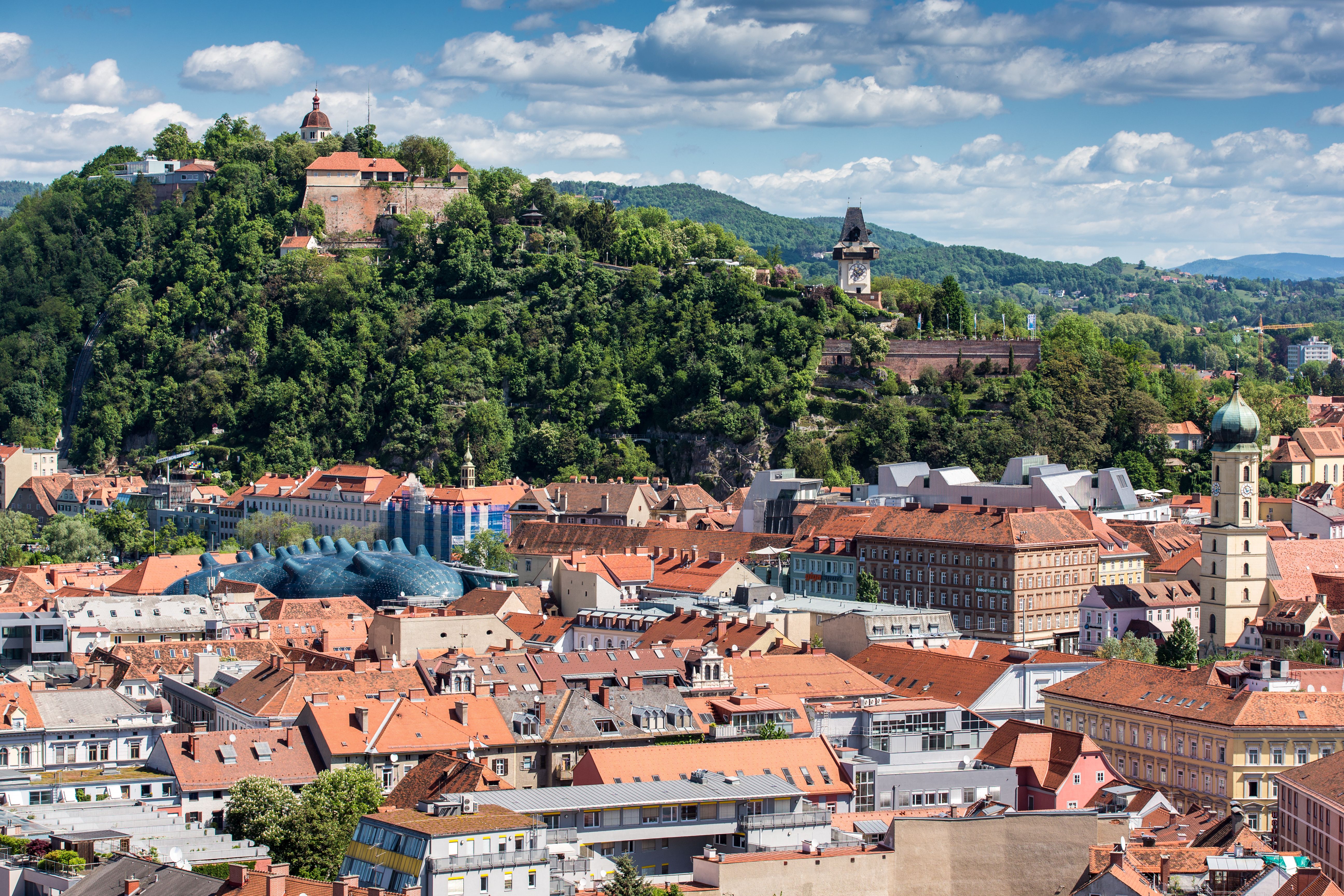 https://mdw-travel-data-us-east-1.s3.amazonaws.com/img/country/Austria/Graz-Cathedral/img_01.jpg