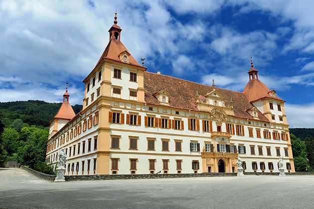 https://mdw-travel-data-us-east-1.s3.amazonaws.com/img/country/Austria/Graz-Opera-House/img_01.jpg