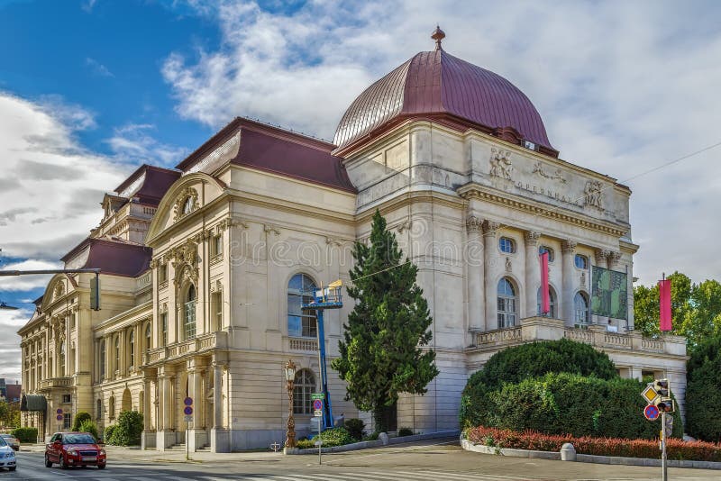 https://mdw-travel-data-us-east-1.s3.amazonaws.com/img/country/Austria/Graz-Opera-House/img_02.jpg