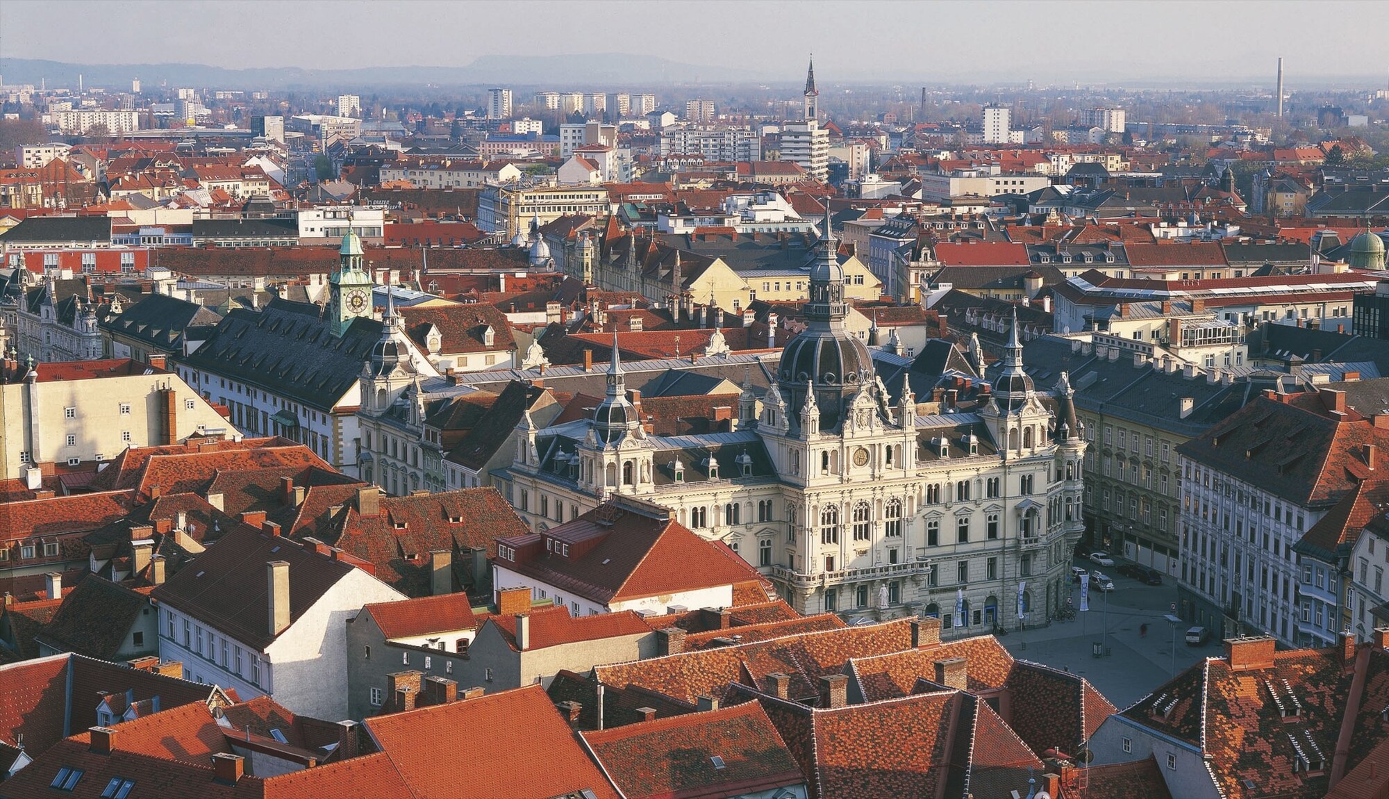 https://mdw-travel-data-us-east-1.s3.amazonaws.com/img/country/Austria/Graz-Town-Hall/img_00.jpg