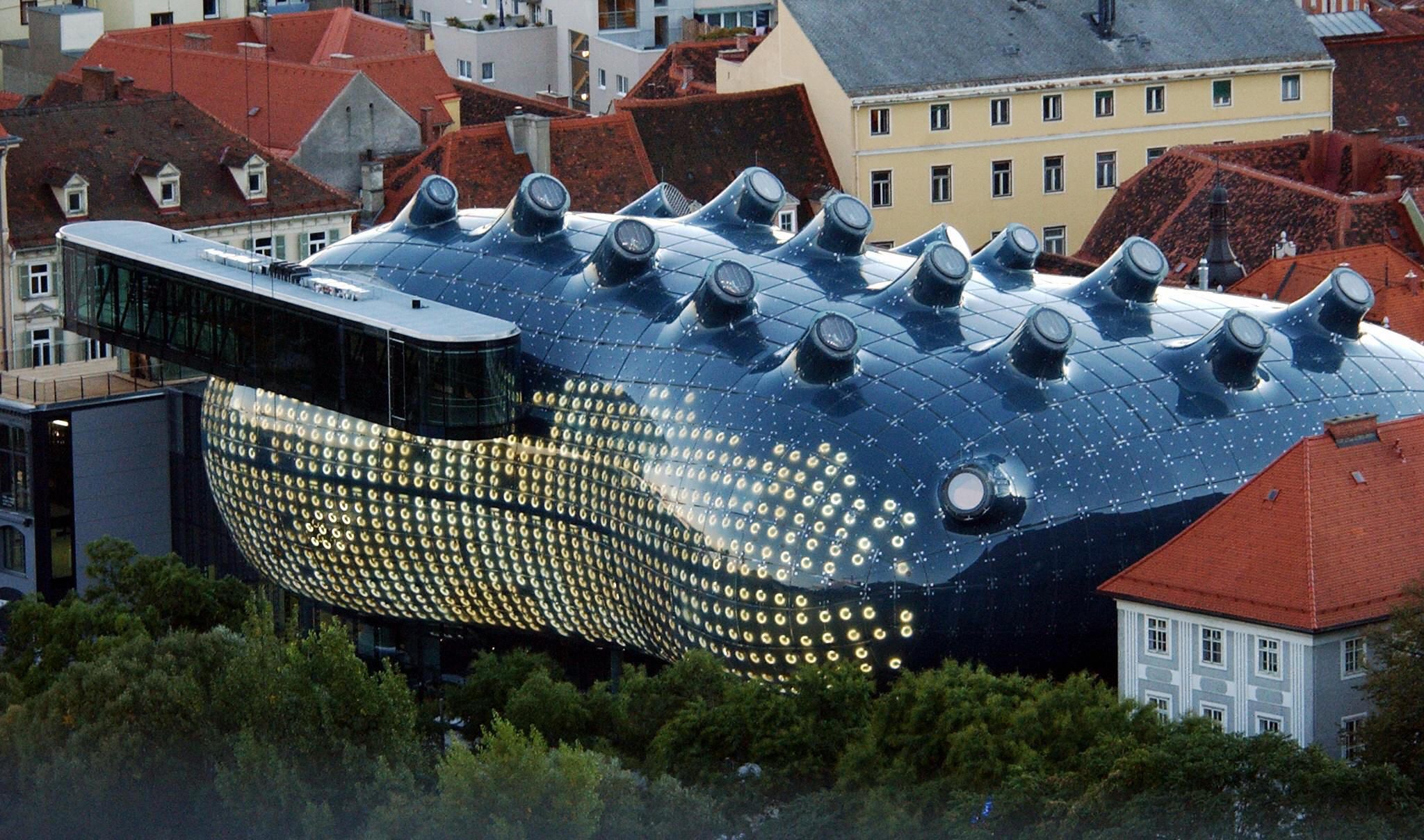 https://mdw-travel-data-us-east-1.s3.amazonaws.com/img/country/Austria/GrazMuseum/img_02.jpg