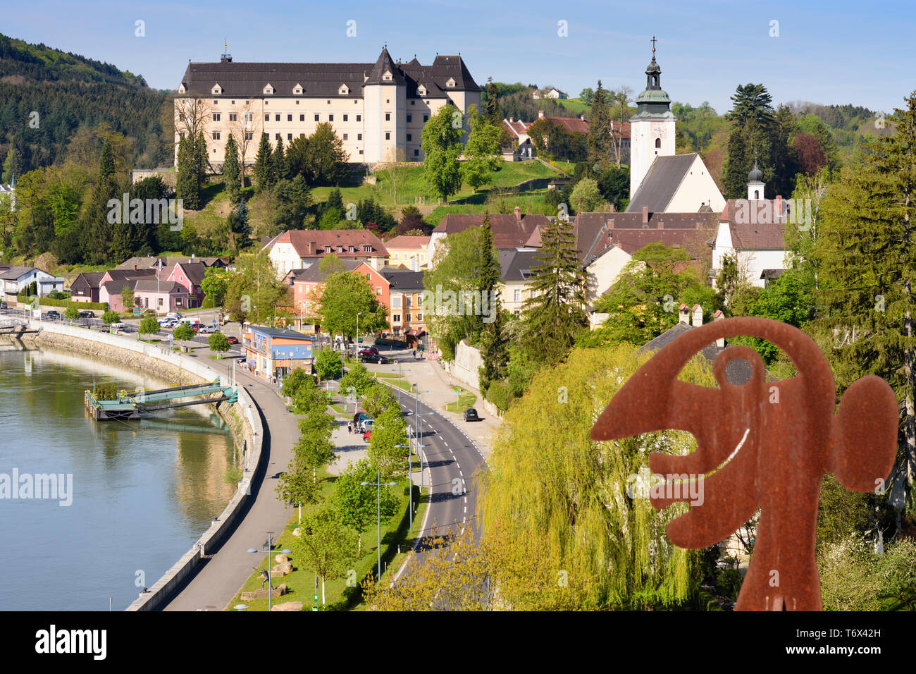 https://mdw-travel-data-us-east-1.s3.amazonaws.com/img/country/Austria/Greinburg-Castle/img_04.jpg