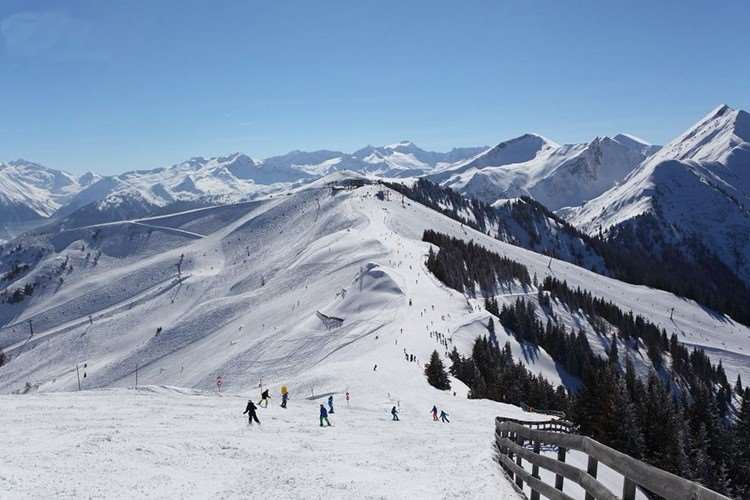 https://mdw-travel-data-us-east-1.s3.amazonaws.com/img/country/Austria/Grossarltal/img_01.jpg