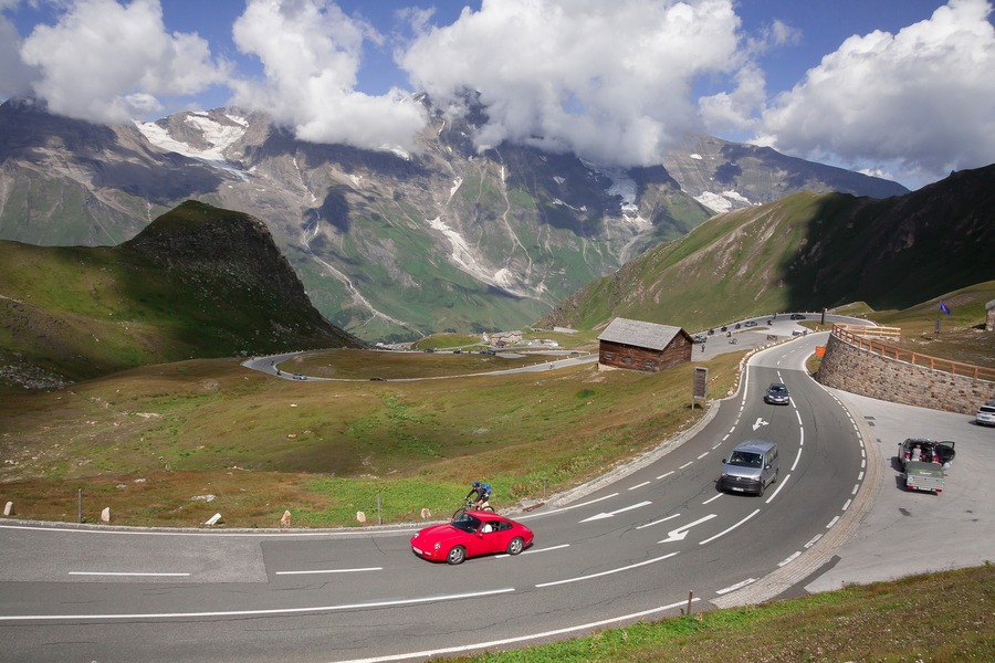 https://mdw-travel-data-us-east-1.s3.amazonaws.com/img/country/Austria/Grossglockner-Alpine-Road/img_02.jpg