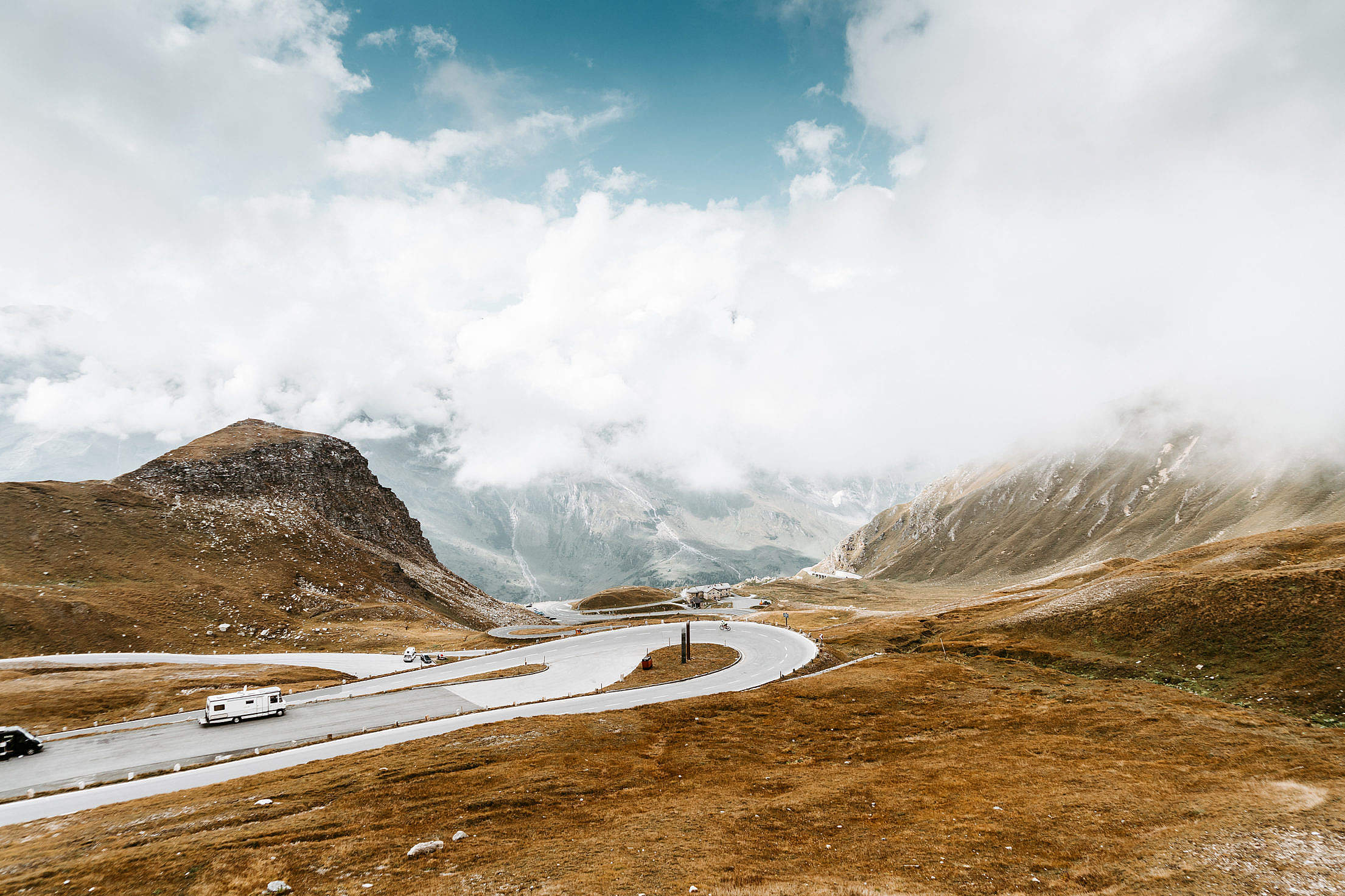 https://mdw-travel-data-us-east-1.s3.amazonaws.com/img/country/Austria/Grossglockner-Alpine-Road/img_03.jpg