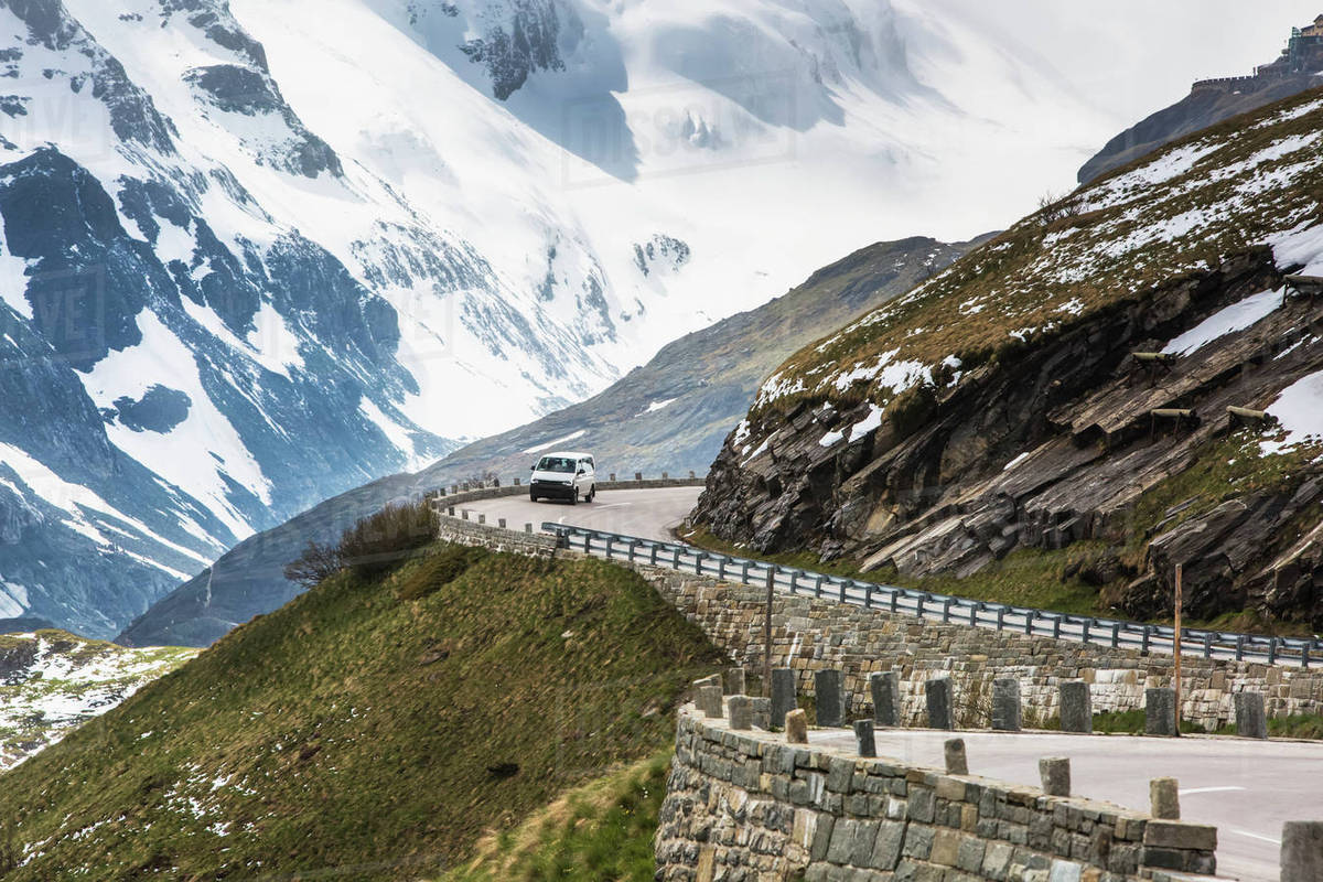 https://mdw-travel-data-us-east-1.s3.amazonaws.com/img/country/Austria/Grossglockner-High-Alpine-Road/img_02.jpg