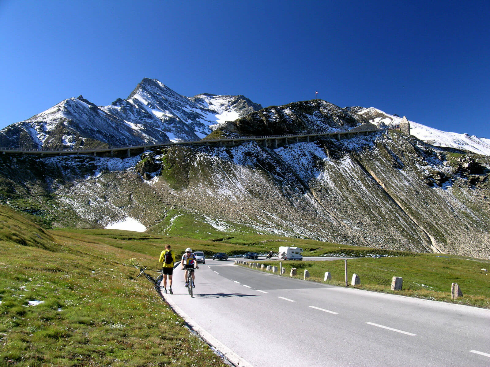 https://mdw-travel-data-us-east-1.s3.amazonaws.com/img/country/Austria/Grossglockner-Hochalpenstrasse/img_01.jpg