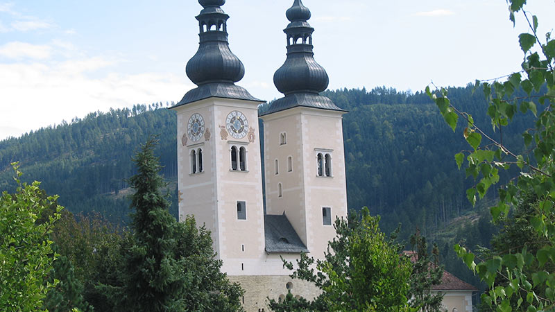 https://mdw-travel-data-us-east-1.s3.amazonaws.com/img/country/Austria/Gurker-Dom/img_02.jpg
