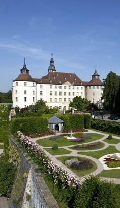 https://mdw-travel-data-us-east-1.s3.amazonaws.com/img/country/Austria/Hainfeld/img_03.jpg