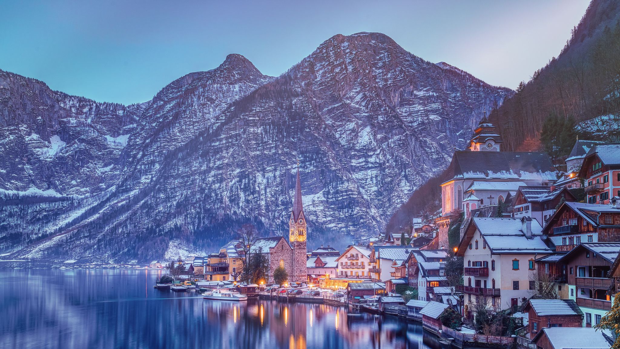 https://mdw-travel-data-us-east-1.s3.amazonaws.com/img/country/Austria/Hallstatt-Lake/img_02.jpg