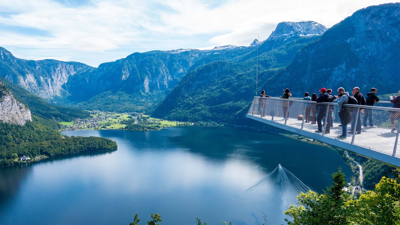 https://mdw-travel-data-us-east-1.s3.amazonaws.com/img/country/Austria/Hallstatt-Skywalk-Welterbeblick/img_03.jpg