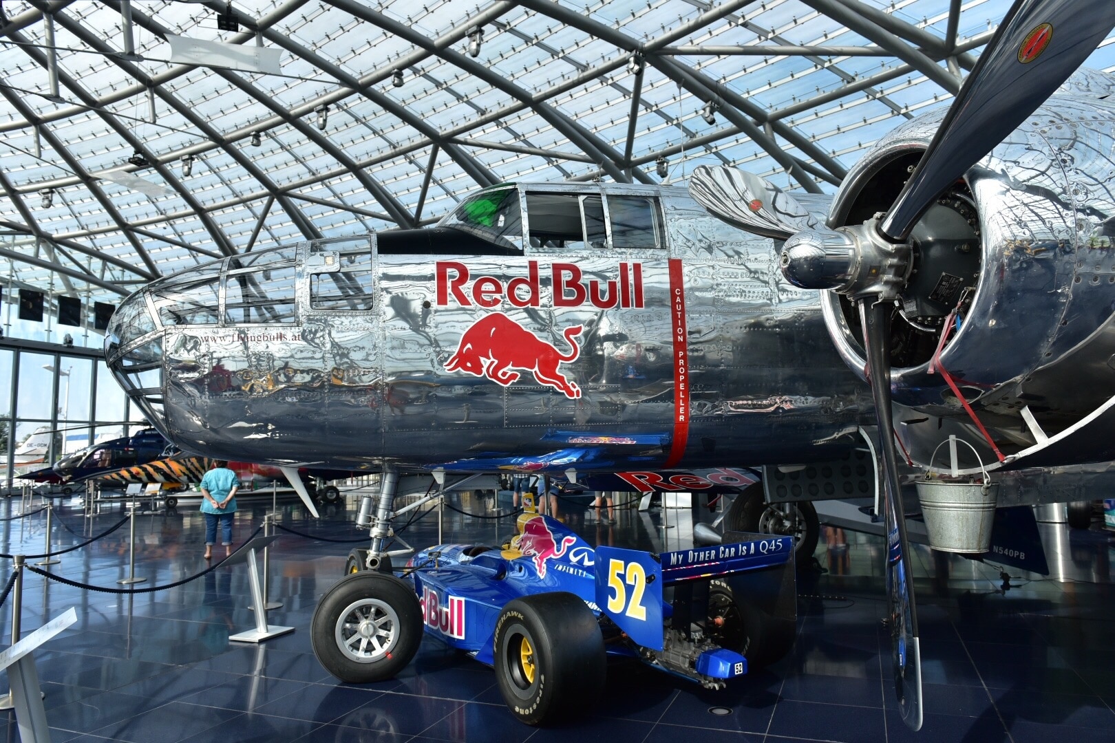 https://mdw-travel-data-us-east-1.s3.amazonaws.com/img/country/Austria/Hangar-7/img_01.jpg
