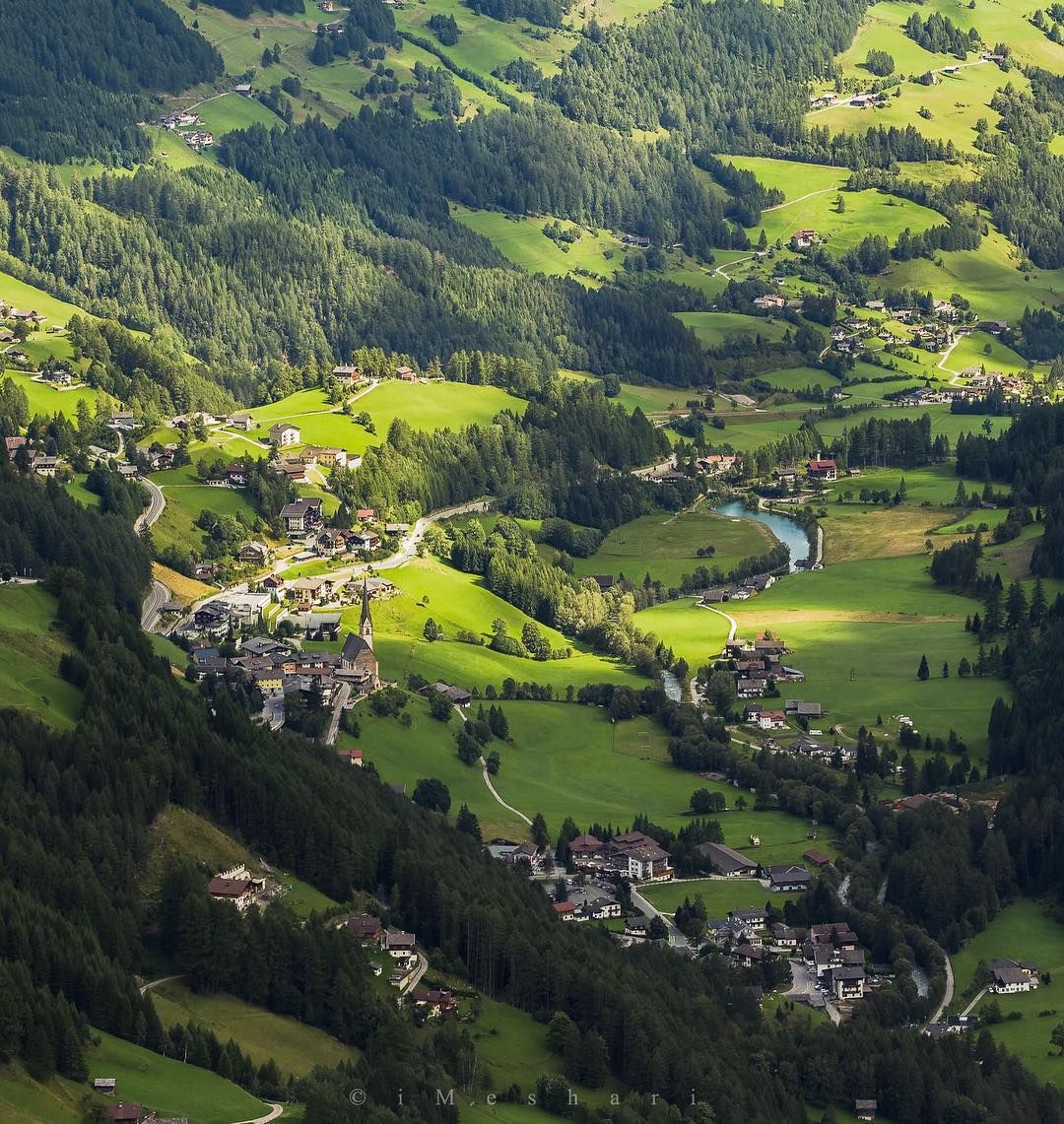https://mdw-travel-data-us-east-1.s3.amazonaws.com/img/country/Austria/Heiligenblut/Grossglockner/img_02.jpg