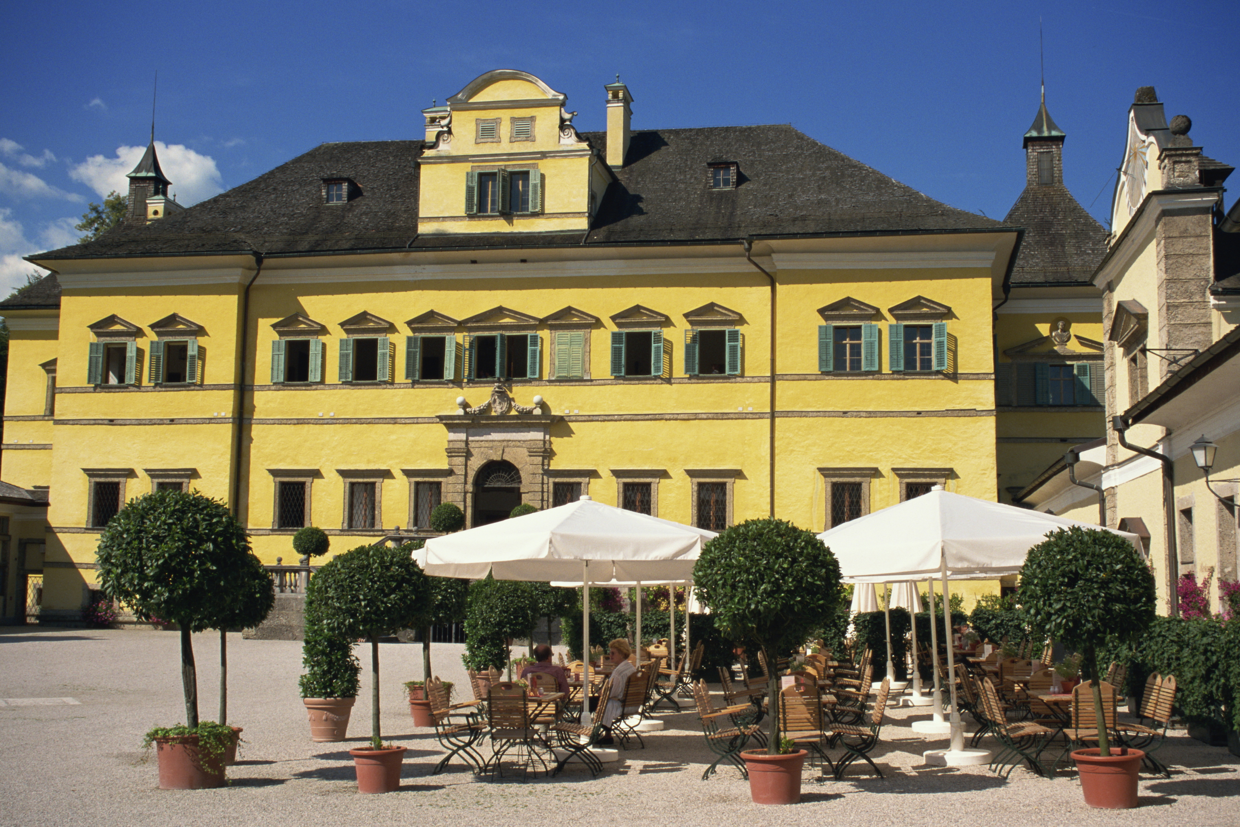 https://mdw-travel-data-us-east-1.s3.amazonaws.com/img/country/Austria/Hellbrunn-Palace/img_03.jpg