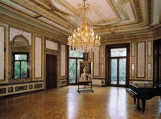 https://mdw-travel-data-us-east-1.s3.amazonaws.com/img/country/Austria/Hermesvilla/img_01.jpg