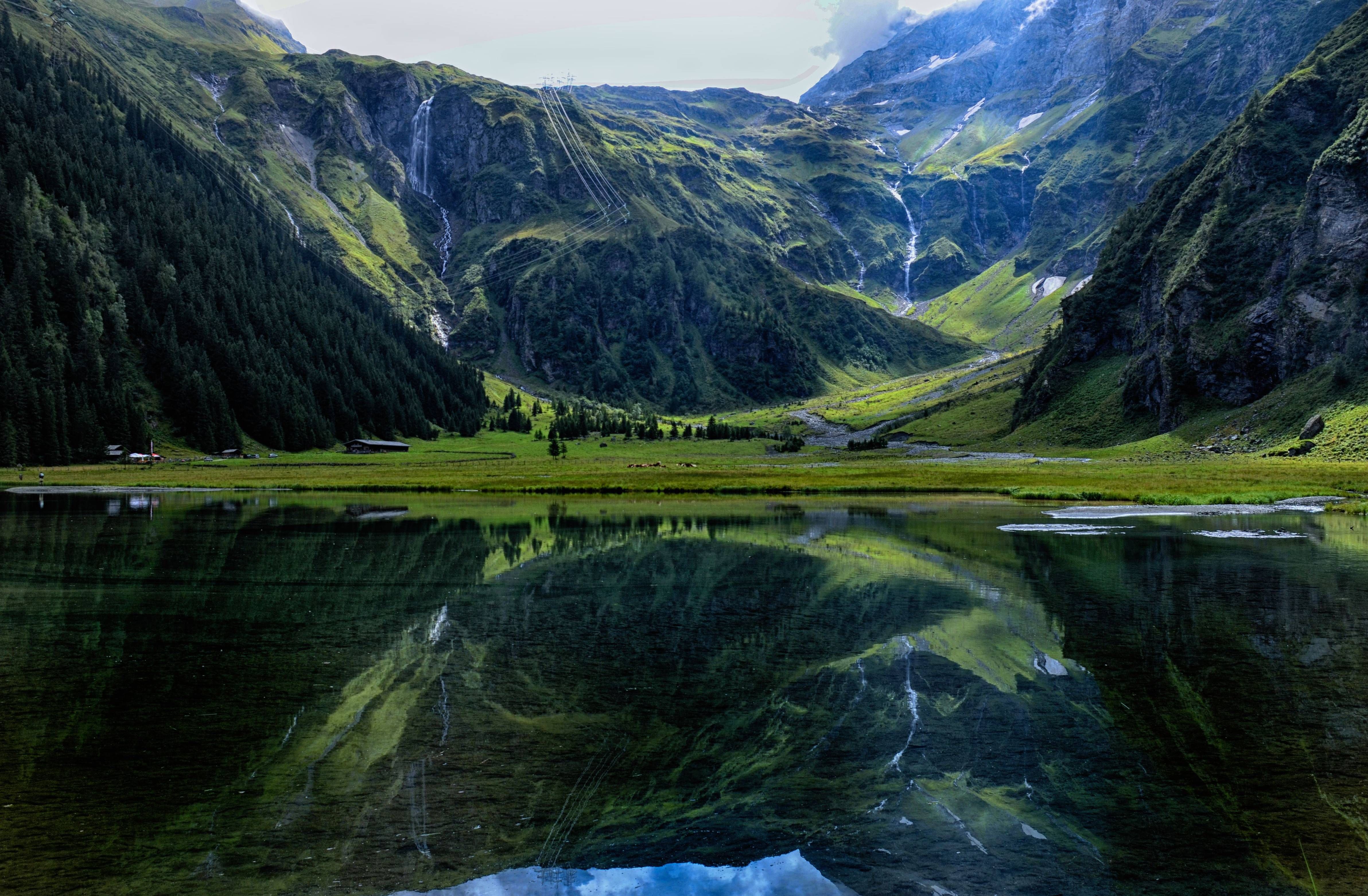 https://mdw-travel-data-us-east-1.s3.amazonaws.com/img/country/Austria/Hintersee/img_03.jpg