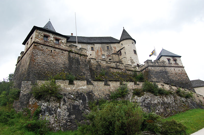 https://mdw-travel-data-us-east-1.s3.amazonaws.com/img/country/Austria/Hochosterwitz-Castle/img_01.jpg