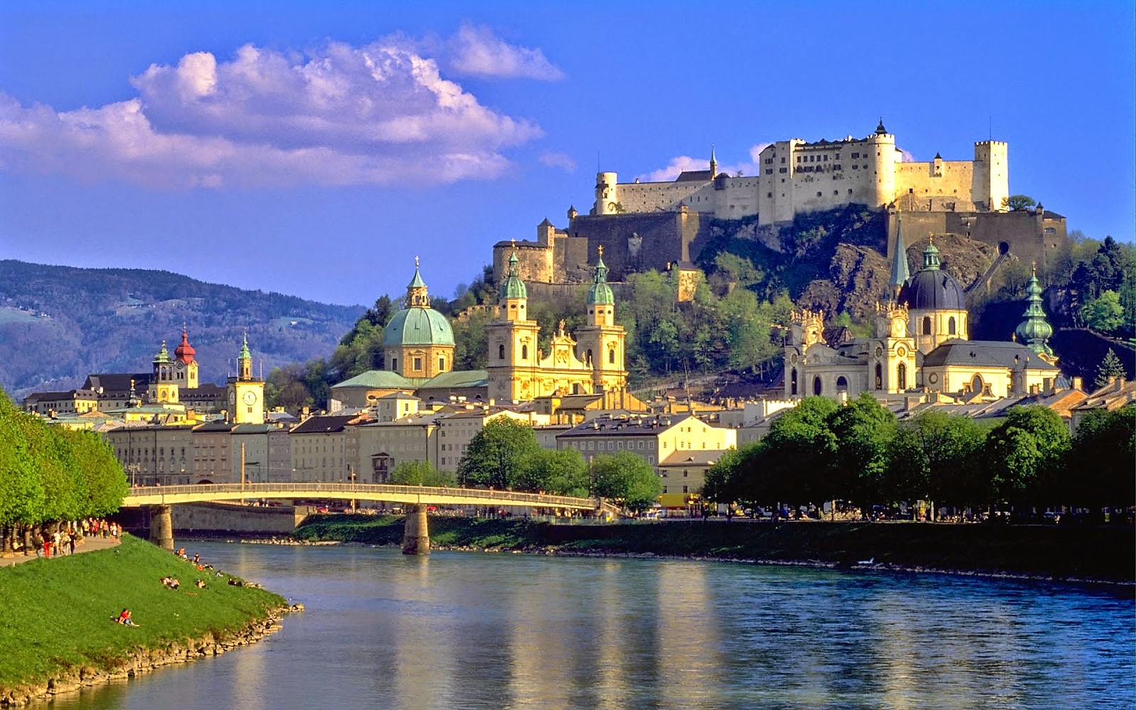 https://mdw-travel-data-us-east-1.s3.amazonaws.com/img/country/Austria/Hohensalzburg-Fortress/img_02.jpg