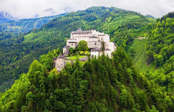 https://mdw-travel-data-us-east-1.s3.amazonaws.com/img/country/Austria/Hohenwerfen-Castle/img_02.jpg