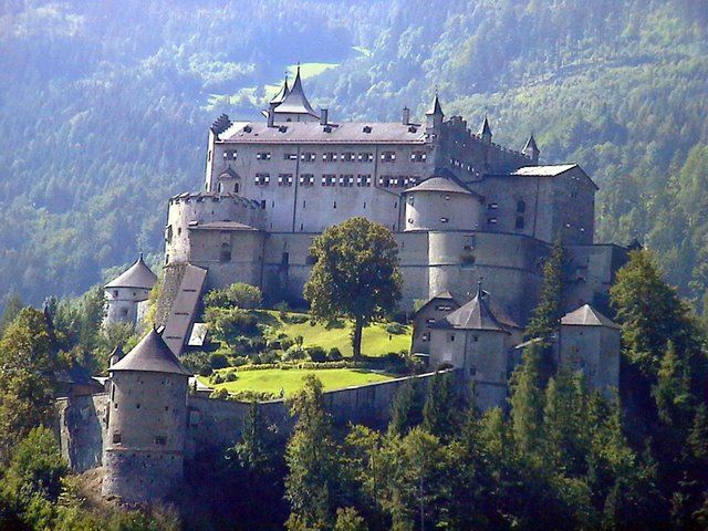 https://mdw-travel-data-us-east-1.s3.amazonaws.com/img/country/Austria/Hohenwerfen-Castle/img_05.jpg