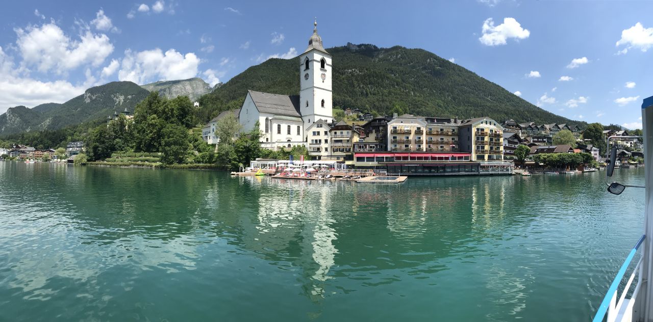https://mdw-travel-data-us-east-1.s3.amazonaws.com/img/country/Austria/Hotel-Im-Weissen-Rossl/img_02.jpg