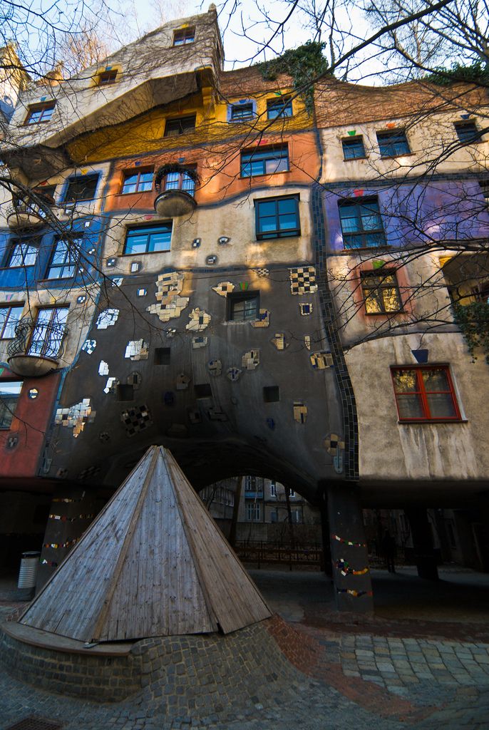 https://mdw-travel-data-us-east-1.s3.amazonaws.com/img/country/Austria/Hundertwasser-House/img_03.jpg