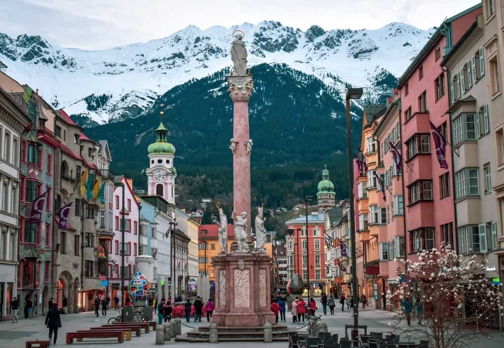 https://mdw-travel-data-us-east-1.s3.amazonaws.com/img/country/Austria/Innsbruck-Old-Town/img_03.jpg