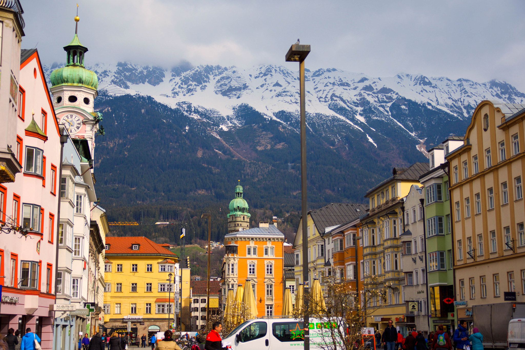 https://mdw-travel-data-us-east-1.s3.amazonaws.com/img/country/Austria/Innsbruck-Old-Town/img_05.jpg