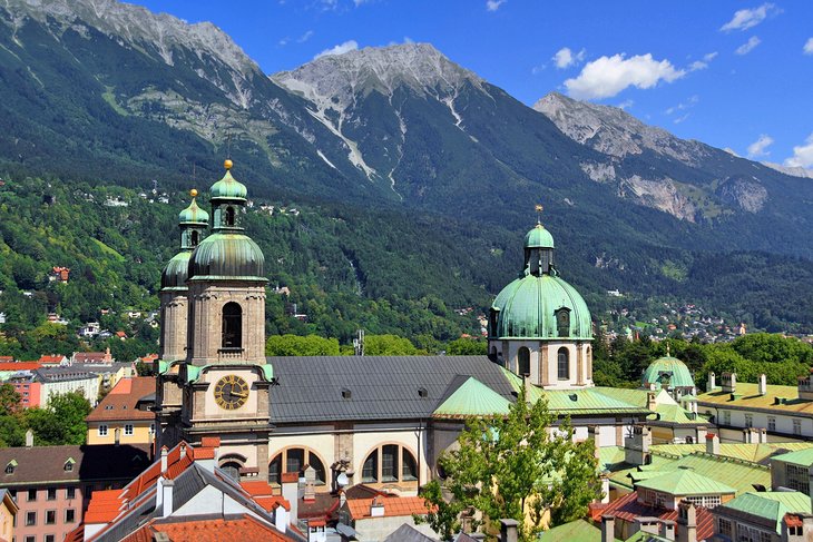 https://mdw-travel-data-us-east-1.s3.amazonaws.com/img/country/Austria/Innsbruck/img_01.jpg