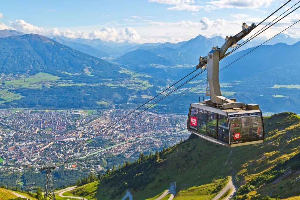 https://mdw-travel-data-us-east-1.s3.amazonaws.com/img/country/Austria/Innsbrucker-Nordkettenbahnen/img_01.jpg