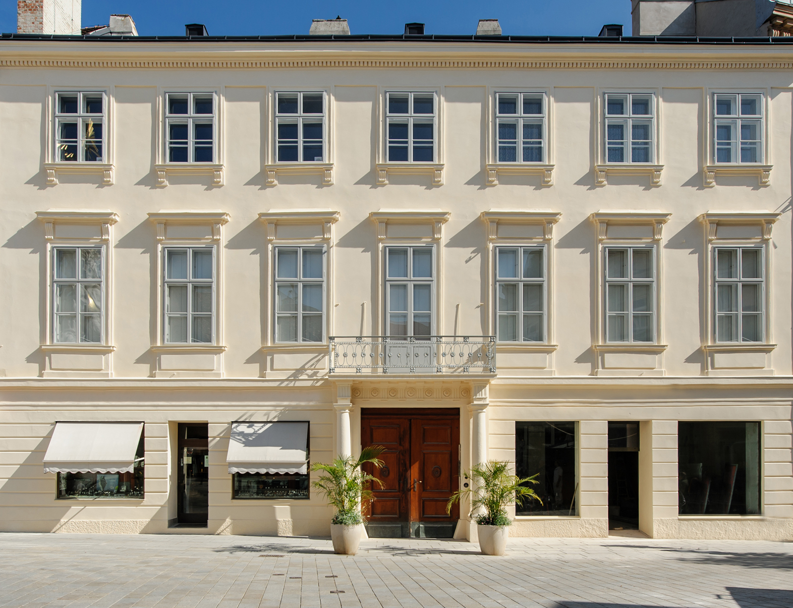 https://mdw-travel-data-us-east-1.s3.amazonaws.com/img/country/Austria/Kaiserhaus/img_00.jpg