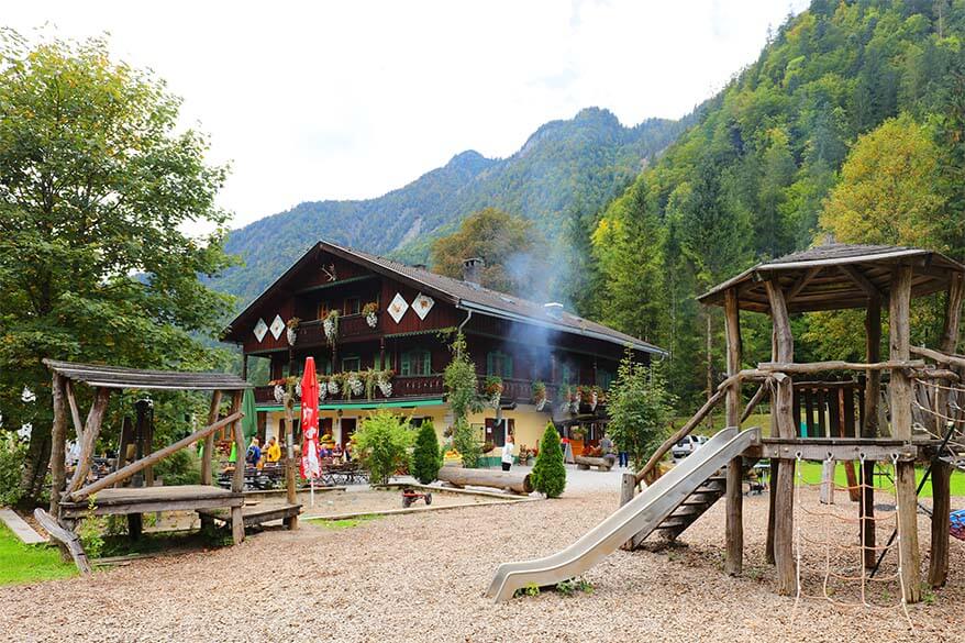 https://mdw-travel-data-us-east-1.s3.amazonaws.com/img/country/Austria/Kaiserhaus/img_03.jpg