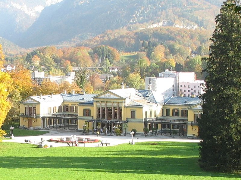 https://mdw-travel-data-us-east-1.s3.amazonaws.com/img/country/Austria/Kaiservilla/img_01.jpg