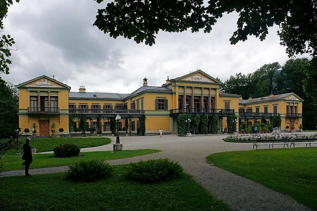 https://mdw-travel-data-us-east-1.s3.amazonaws.com/img/country/Austria/Kaiservilla/img_02.jpg