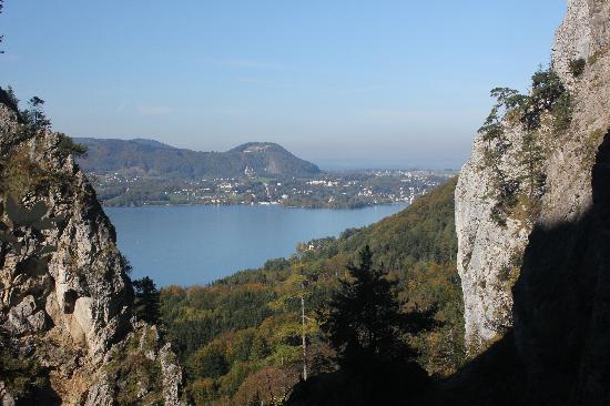 https://mdw-travel-data-us-east-1.s3.amazonaws.com/img/country/Austria/Kaltenbachwildnis/img_03.jpg