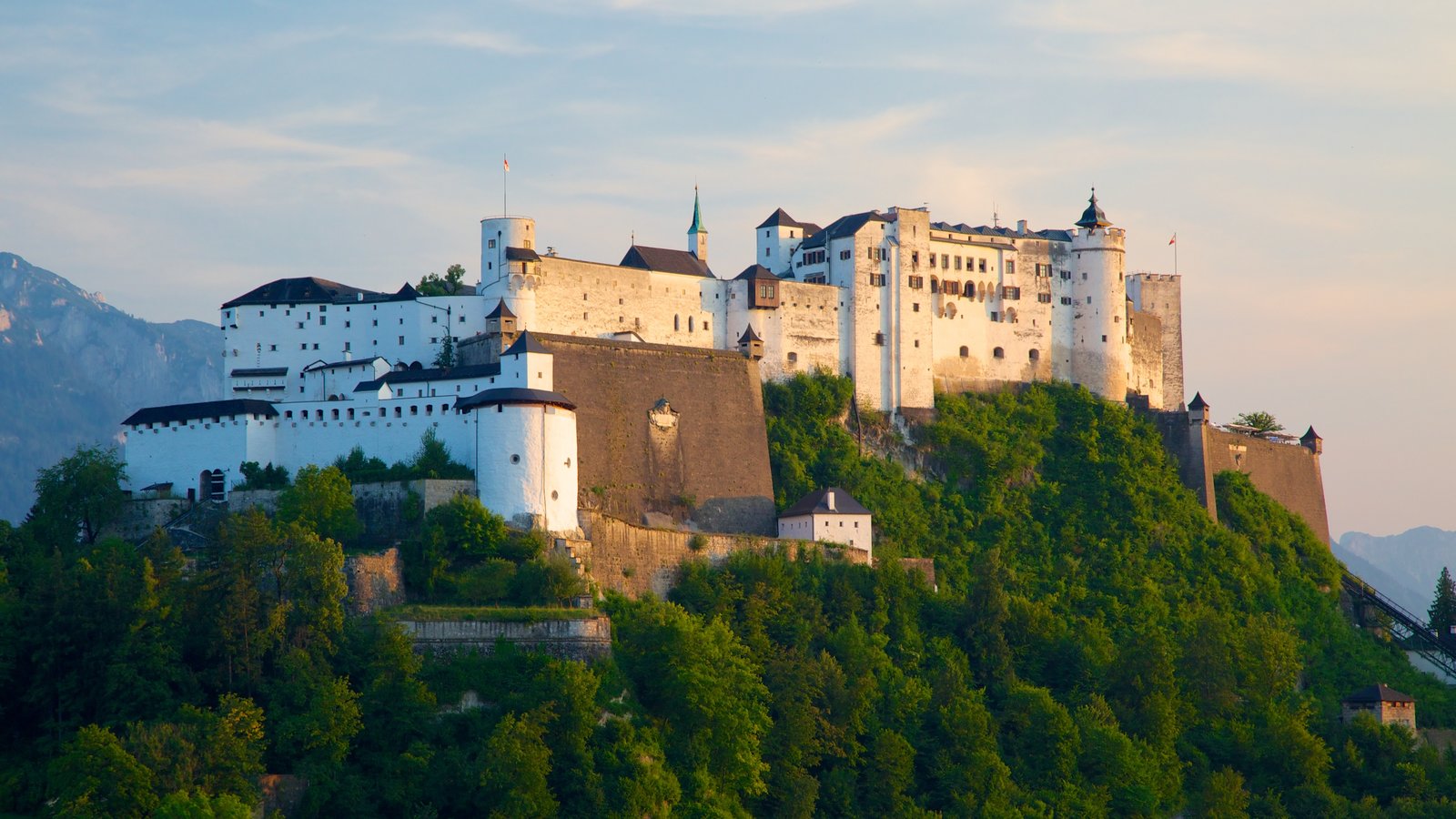 https://mdw-travel-data-us-east-1.s3.amazonaws.com/img/country/Austria/Kapuzinerberg/img_02.jpg