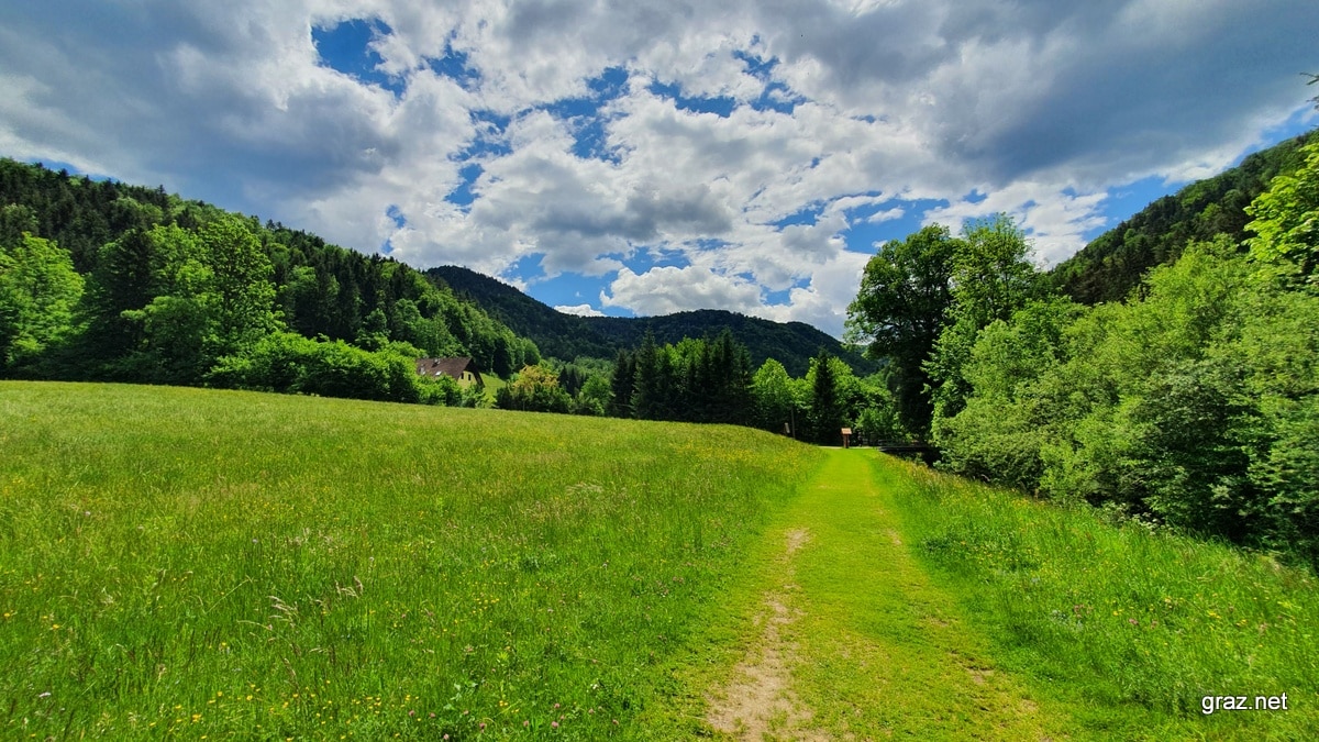 https://mdw-travel-data-us-east-1.s3.amazonaws.com/img/country/Austria/Kesselfallklamm/img_02.jpg