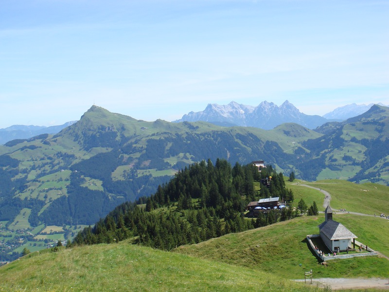https://mdw-travel-data-us-east-1.s3.amazonaws.com/img/country/Austria/Kitzbuhel-Alps/img_02.jpg