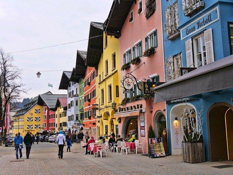 https://mdw-travel-data-us-east-1.s3.amazonaws.com/img/country/Austria/Kitzbuhel-Old-Town/img_03.jpg