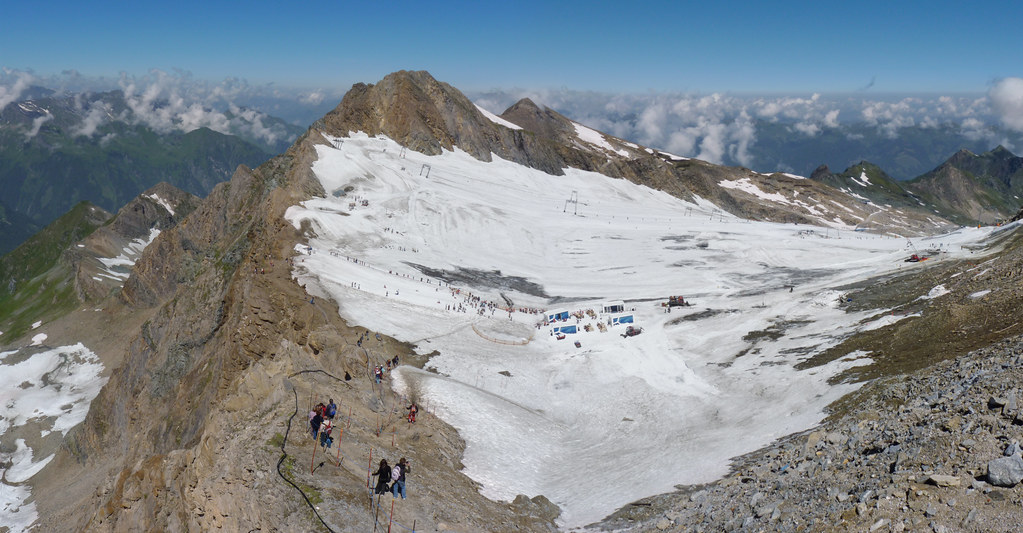 https://mdw-travel-data-us-east-1.s3.amazonaws.com/img/country/Austria/Kitzsteinhorn/img_02.jpg