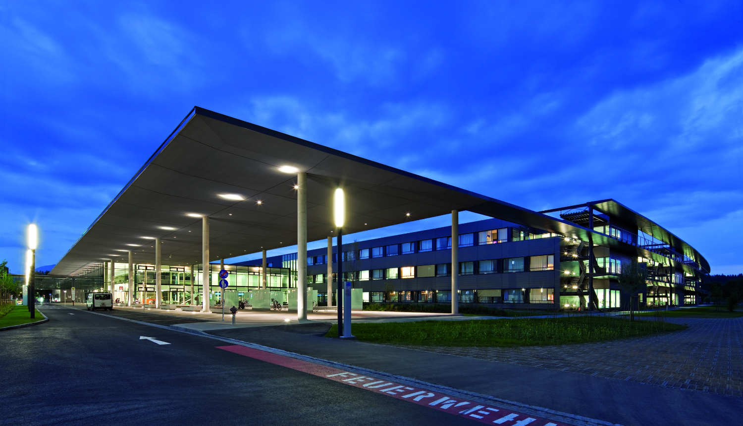 https://mdw-travel-data-us-east-1.s3.amazonaws.com/img/country/Austria/Klinikum-Klagenfurt/img_00.jpg