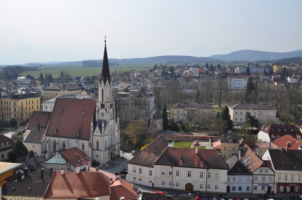https://mdw-travel-data-us-east-1.s3.amazonaws.com/img/country/Austria/Krems-City-Tower/img_03.jpg